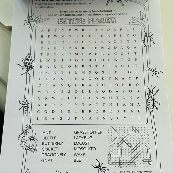 NEW National Geographic Kids Land Animals Activity Pad - Picture 3 of 12